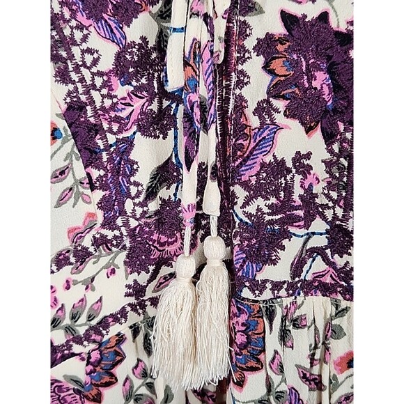 Torrid Challis Floral Tan Textured Embroidered Lace-Up Front Top 2X - Picture 4 of 12